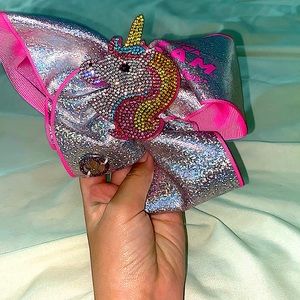 JoJo Siwa bow form concert